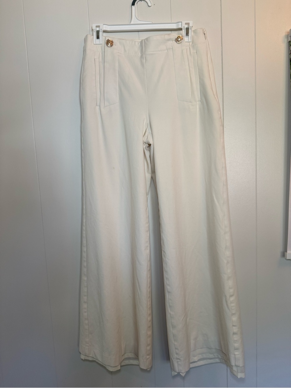 Ann Taylor women’s size 6 Cream Wide-Leg Pants with Gold Buttons